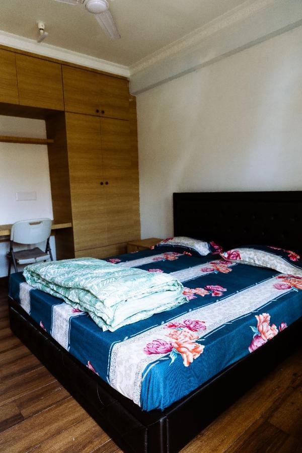 Rvr Abode -Private Rooms Бангалор Экстерьер фото