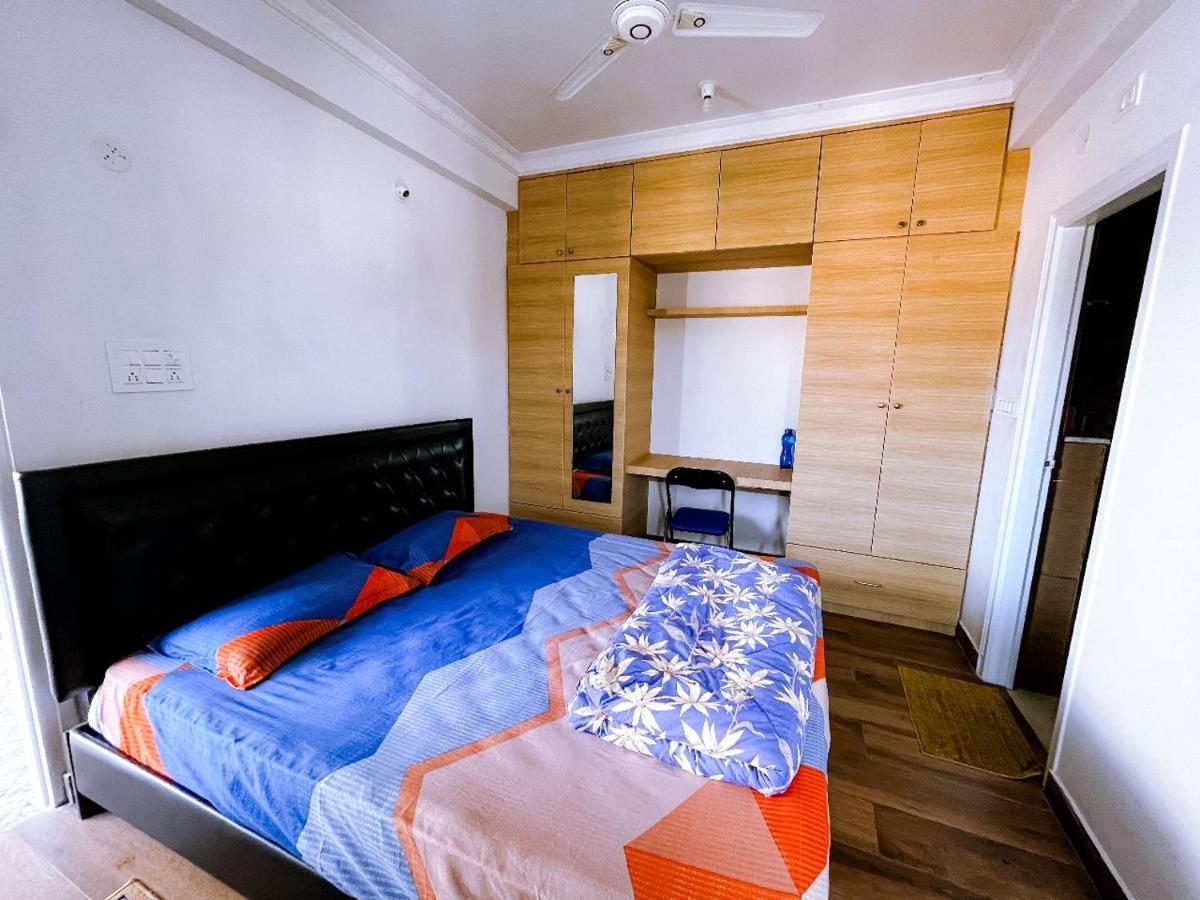 Rvr Abode -Private Rooms Бангалор Экстерьер фото
