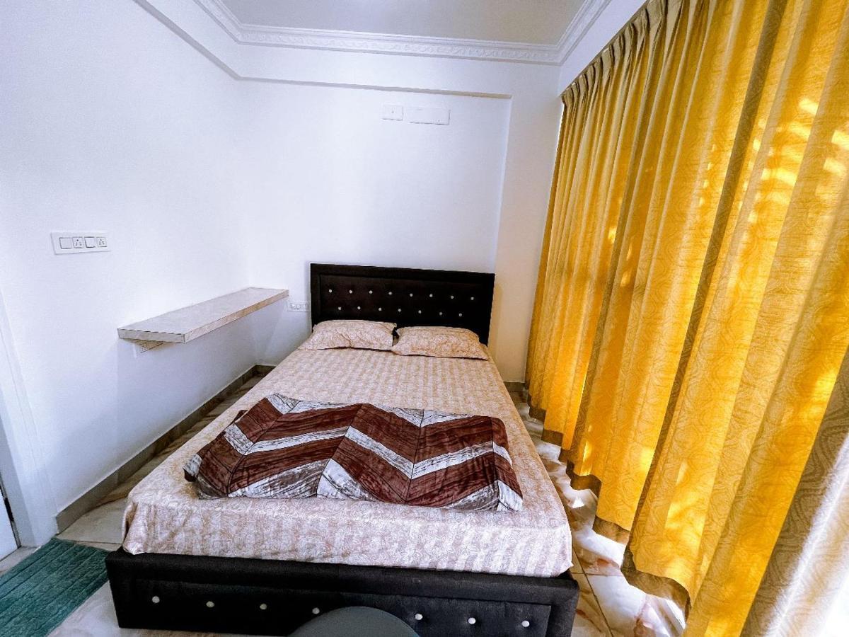 Rvr Abode -Private Rooms Бангалор Экстерьер фото